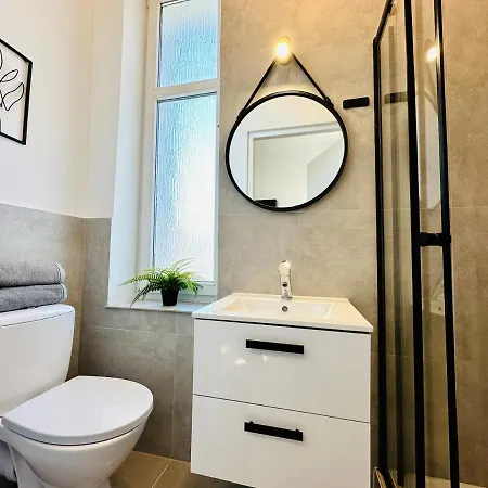 Studio Oliwa Station דירה