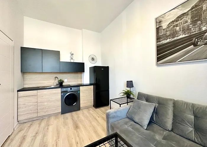 Studio Oliwa Station アパート