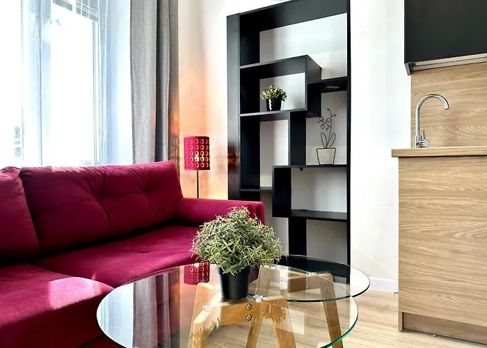 Studio Oliwa Station アパート