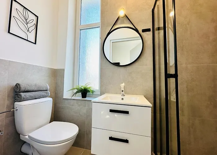 Studio Oliwa Station アパート