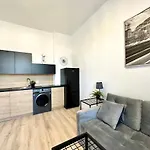 Studio Oliwa Station Apartment